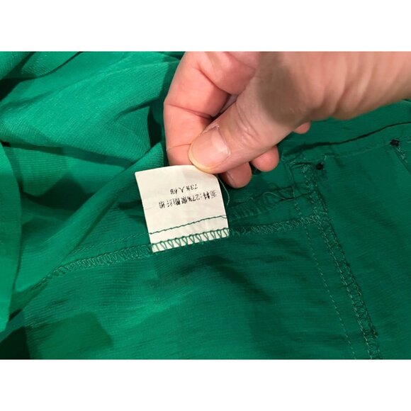 Beinidi Green Short Sleeve Satin/Silk material Side Button Detail - Picture 9 of 9